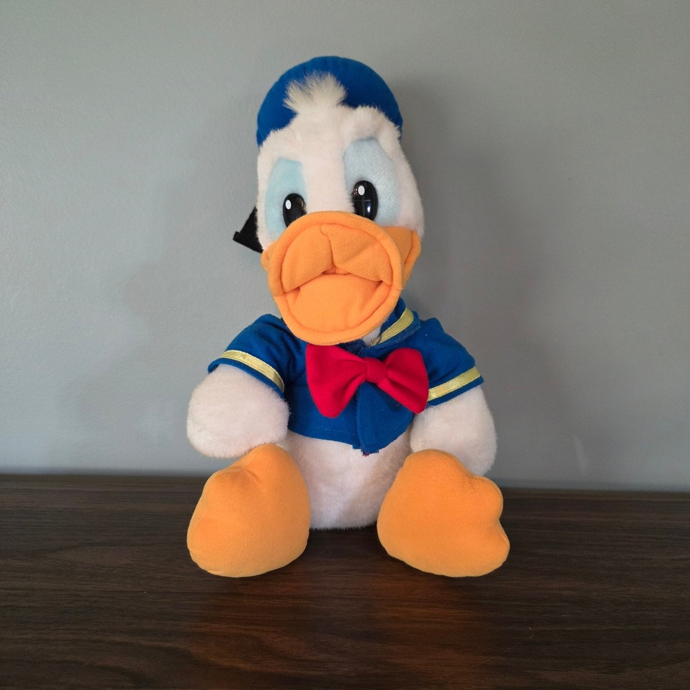 Vintage Disney Donald Duck Plush 11 Inch Sailor Suit Disneyland World Canasa